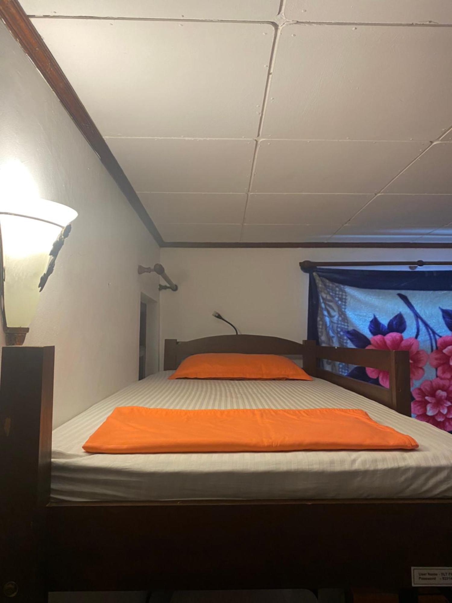 Sky Hostel Negombo Exterior foto