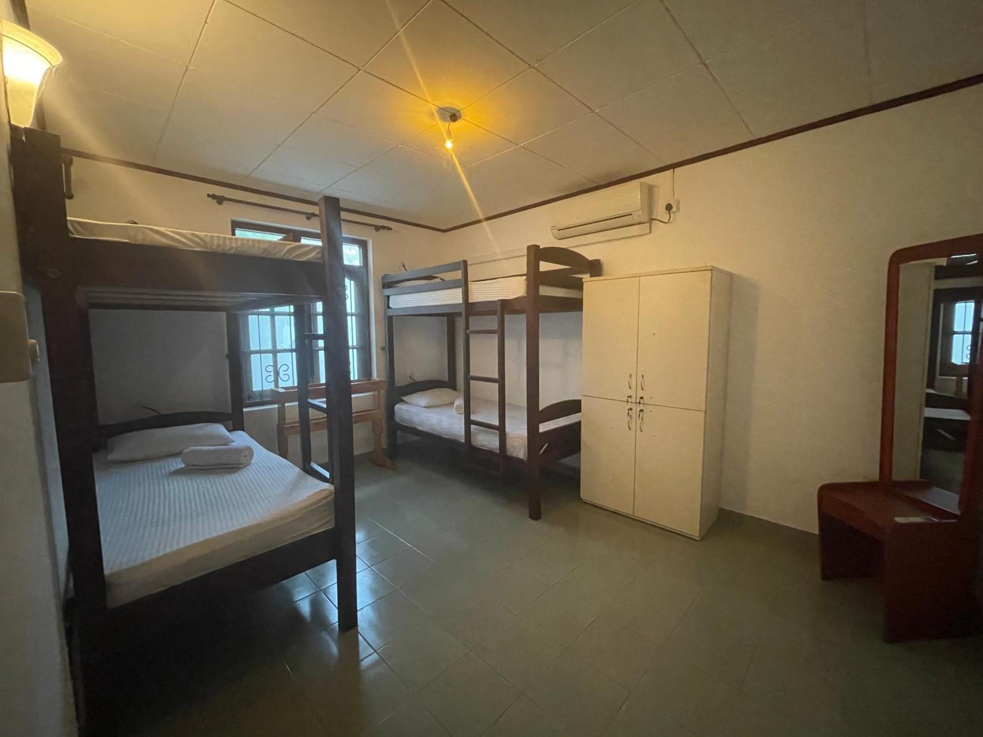 Sky Hostel Negombo Exterior foto
